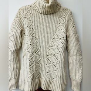Banana Republic Lace Stitch Turtle Neck VGUC